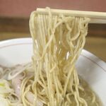 Chuuka Soba Dan - 麺は細めで弾き返すような食感の多加水麺！スープとの親和性も高めな点が吉！
