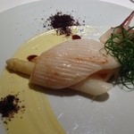 レフェルヴェソンス - 甲烏賊とホワイトアスパラガスのポワレ
