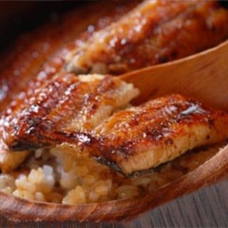 高雅清爽的柔軟的鰻魚飯，正是名古屋的“新名產”。
