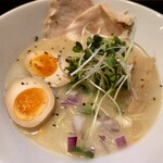 鶏白湯専門 ラーメンそら - ジューシーな鶏チャーシュー