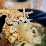 うどんの釜屋 - 独特の麺