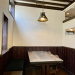 カフェ・レストランシブレット - 個室ブースのテーブル席。