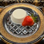 一本杉 川嶋 - 蕎麦と能登ミルクのブランマンジェ