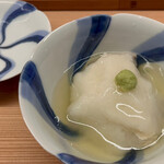 一本杉 川嶋 - 1.8キロ甘鯛の蕪蒸し　朝取れ水菜の上に甘鯛　さっき抜いてきた蕪