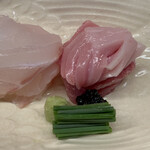 一本杉 川嶋 - お造り　左　クエ　右　ネジマグロ　　　　　　　　　能登の海苔　10年ものわさび　アサツキ