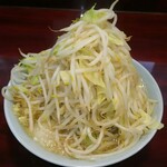 Ramen Ootakayama - 大高山らーめん(しょうゆ)(中盛)(880円)＋野菜(70円)＋ニンニク、生姜、タマネギ、アブラ少し増し 