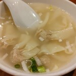 隆昌飯店 - ワンタンスープ