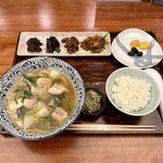 棊子麺茶寮 いしこん - かしわ棊子麺　佃煮四種盛り合わせ