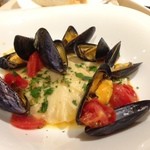 アルティスタ， - ムール貝とフレッシュトマトのコルツェッティ