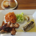 S - お得ランチの肉・魚料理