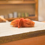 東麻布 天本 - 赤貝