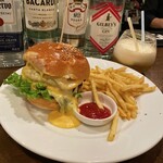 ザ・ドランケン・ダック - ペッパーベーコンチーズバーガー  ¥1.380(税込)