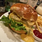 ザ・ドランケン・ダック - ペッパーベーコンチーズバーガーup