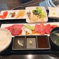 焼肉 青山外苑 - 