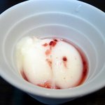 聖兆 - 食後のデザートです。自家製の杏仁豆腐の杏入りです。