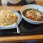 台湾料理 趙記 - ラーメンセット(ニンニクチャーハン＋台湾ラーメン)