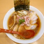 多加水手揉み熟成麺 麺屋 くるり - 