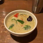 CONROW 渋谷道玄坂 - 野菜たっぷりグリーンカレー