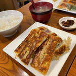 藤井屋 - バリバリ餃子のミックス定食
