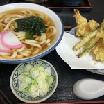 さぬき亭 - 天ぷらかけうどん　¥1,250