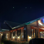 コメダ珈琲店 - 夜の外観