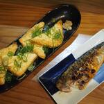 卓 - 厚揚げ、塩サバ