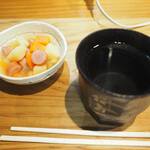 卓 - 付け出し、焼酎