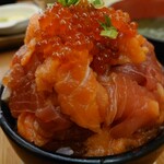 Izukougembiruumaimondokoro - 漁師の漬け丼