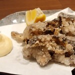 鯨の胃袋 - 鯨の皮の唐揚げ