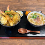 Sakura - ウワサの天丼950円　小うどん付き