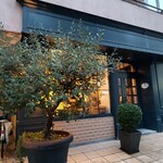 Bistro Panda - 落ち着いた喫茶店の様な、知らないと通りすぎる外観