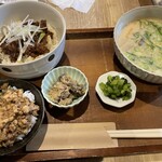 Kitahama Chouji - 丁子流粕汁　牛の時雨煮丁子味噌仕立てと木耳と昆布のご飯　野沢菜と大根の和物