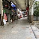 花咲耶 - 歩いてる方が居ないアーケードの商店街