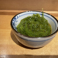 まんてん鮨 日比谷オクロジ店 - めかぶ