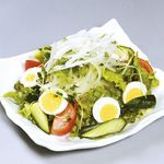 焼肉&酒食楽 凪 - たっぷりサラダ
