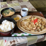 スリーラッキー - うどん焼き(*ﾟ∀ﾟ*)う