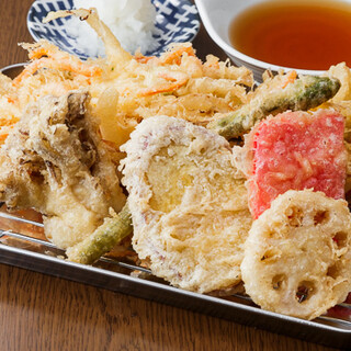 [Free red soup stock] Enjoy a variety of Tempura including the famous "kakiage"♪