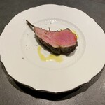 三和 - オーストラリア産骨付きラムの炭火焼き