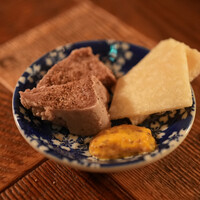 カルネジーオ イースト - 