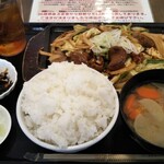 わ楽 - ホルモン炒め定食