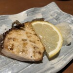 Robatayaki Udatsu - 寒ぶりの塩焼き