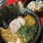 家系ラーメン 王道家 本店 - 