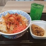 吉野家 - キムチ豚丼(超特盛)+唐揚げ1個+ドリンクバー
