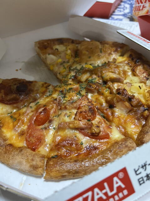 おぴざページ 3連休の中日って、なんかちょっとダラけるよね😪 でもお腹はすくから