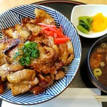 親子丼 ごっつ食べなはれ - 北海道産豚バラ肉の豚丼大盛り(豚肉1.5倍) 1353円、ご飯の大盛り無料になります