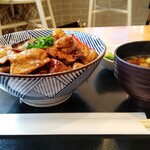 Oyakodon Gottsu Tabenahare - 北海道産豚バラ肉の豚丼大盛り(豚肉1.5倍) 1353円、ご飯の大盛り無料になります