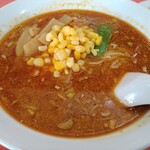 香港苑 - 担々麺　スープはほどよい辛さと酸味があります。クセになる味です。