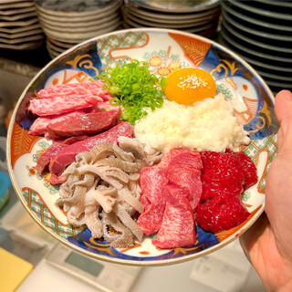 刺身とタマゴと山芋を全部一気に【ごちゃまぜ】開始！