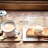 CAFE  FUTHE - バタートースト・ハーフのバニラアイスのせと、ホットカフェオレ