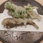鮨結う翼 - メヒカリ天ぷら（塩・梅&大葉）